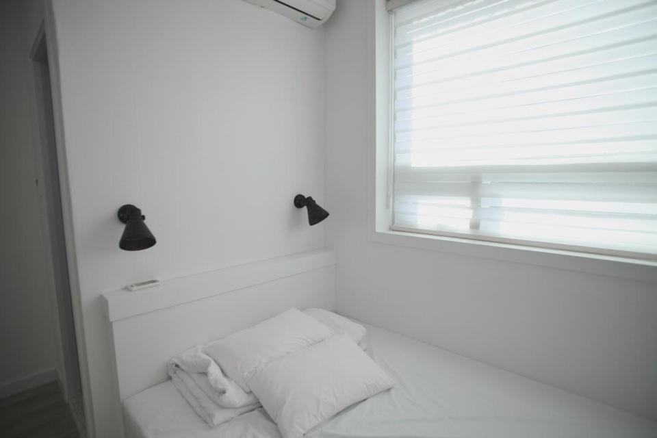 Romantic Ocean Yeosu Exterior photo