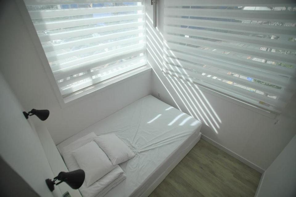 Romantic Ocean Yeosu Exterior photo