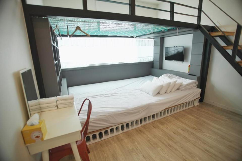 Romantic Ocean Yeosu Exterior photo