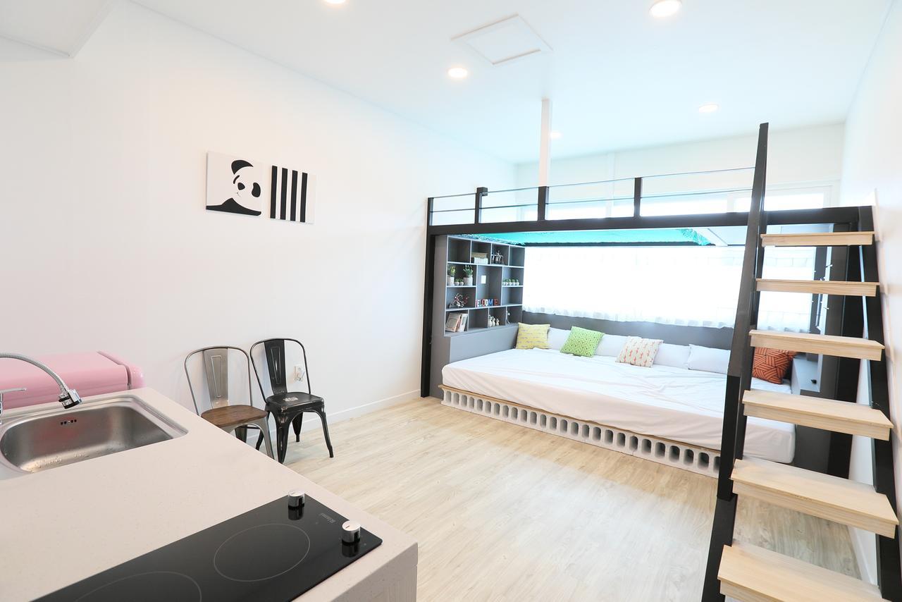 Romantic Ocean Yeosu Exterior photo